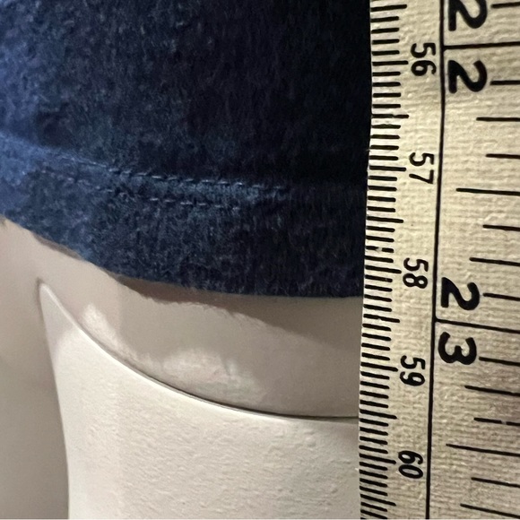 YALE Women’s V-Neck Blue and White Tee Shirt Distressed Lettering Size Small - Picture 7 of 11